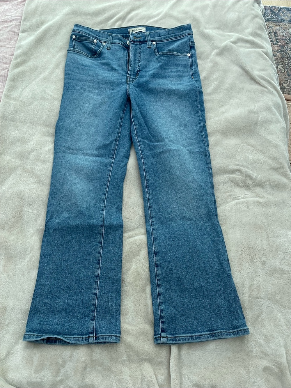 Madewell Mid-rise kick out jeans